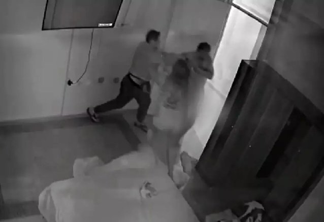 Mulher é morta com 39 facadas por ex-marido ao ser flagrada fazendo sexo com atual companheiro