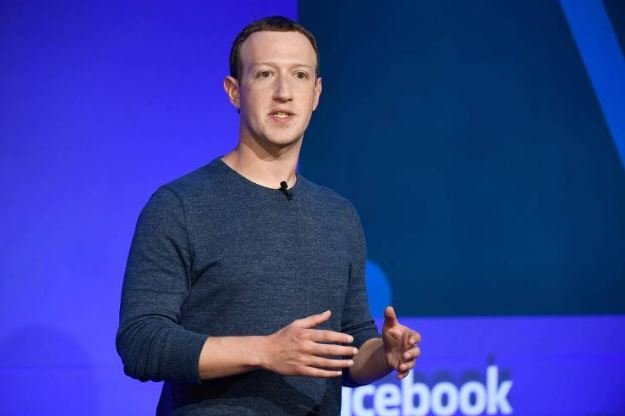Zuckerberg anuncia integração de mensagens entre WhatsApp e Messenger