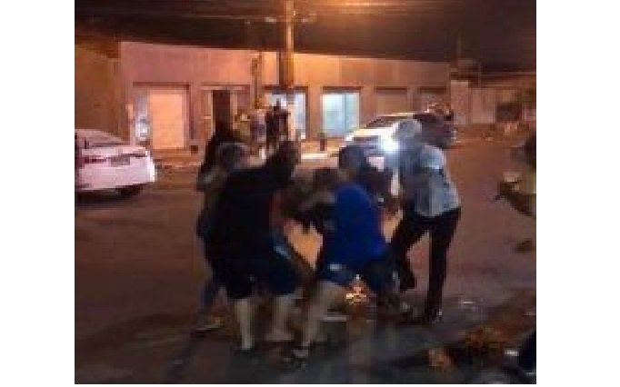 Pancadaria entre mulheres em badalado bar é filmado por populares em MT