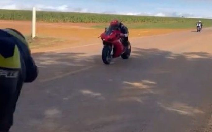 Motociclistas fazem racha na MT-251; motos chegam a 300 km/h