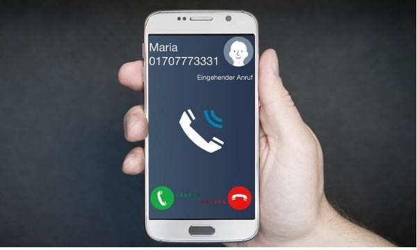 Truque 'mostra' quem está ligando mesmo com o celular no bolso