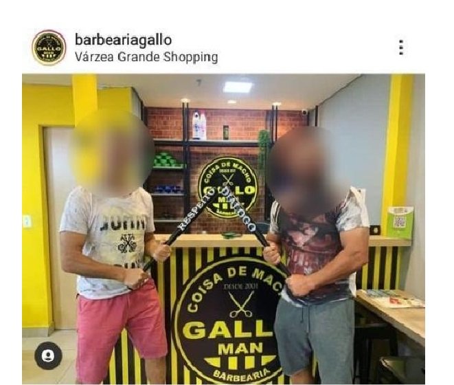 Barbearia causa polêmica com fotos de tacos de beisebol escrito "direitos humanos
