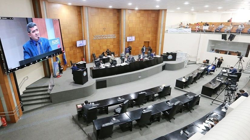 Deputados aprovam LDO de 2022 em segunda votação