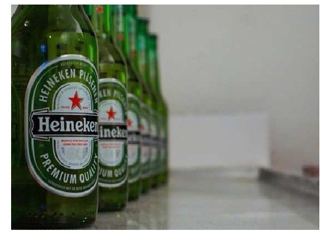 Cliente bebe Heineken com 'gosma' e passou mal