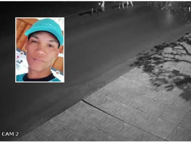 Jovem de 21 anos morre após colidir motocicleta contra cavalo que caminhava em avenida; veja vídeo