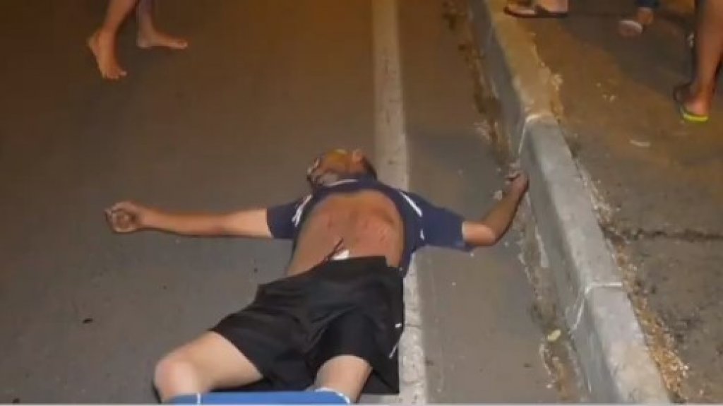 Morador de rua é atropelado e arremessado em avenida