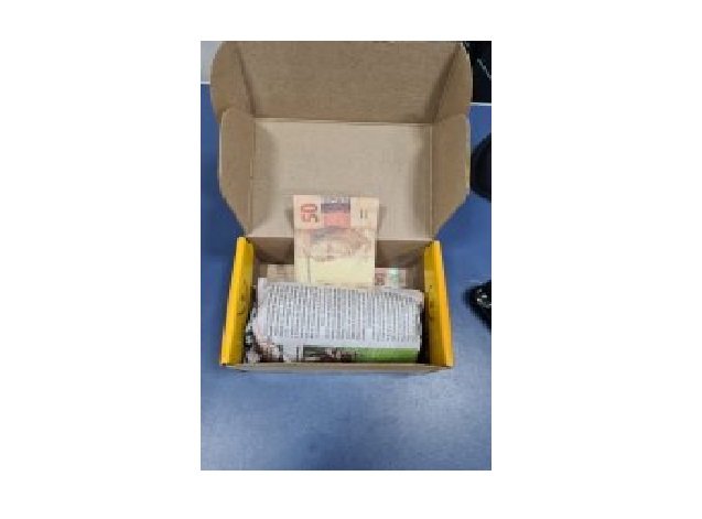 Rapaz é preso ao receber R$ 1 mil em notas falsas pelos Correios