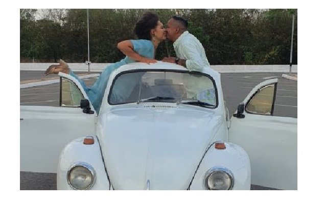 Casal de MT rifa Fusca conversível para realizar sonho de se casar
