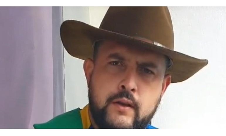 Foragido desde setembro, caminhoneiro se entrega à PF em SC