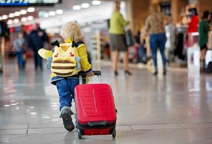 Férias escolares: o que é necessário para crianças e adolescentes viajarem desacompanhados