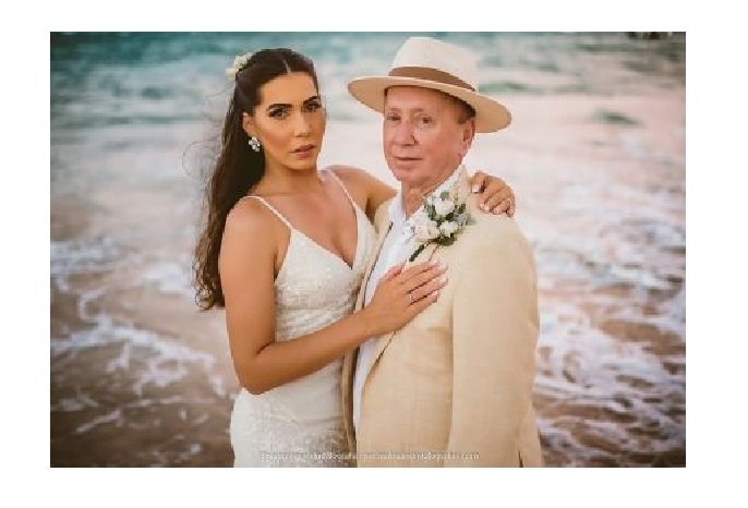 Prefeito posta no Face fotos de casamento no Caribe: Ousei viver
