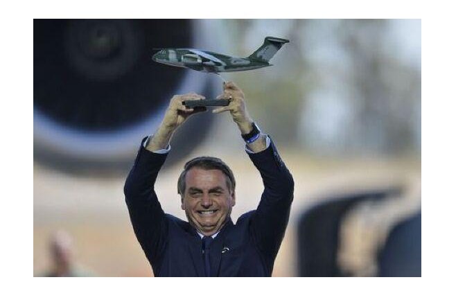 Bolsonaro é eleito personalidade do ano por voto popular