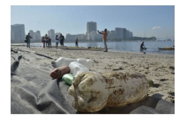 Japão fabricará roupas a partir de garrafas de plástico recicladas