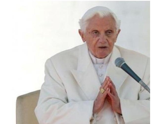 Bento XVI pede desculpas as vitimais de violência sexual e nega acobertar padres