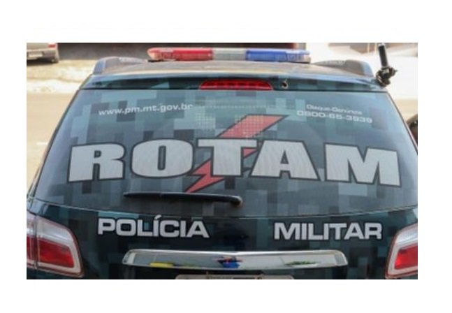 Bandidos invadem hotel, fazem reféns e atiram em PMs