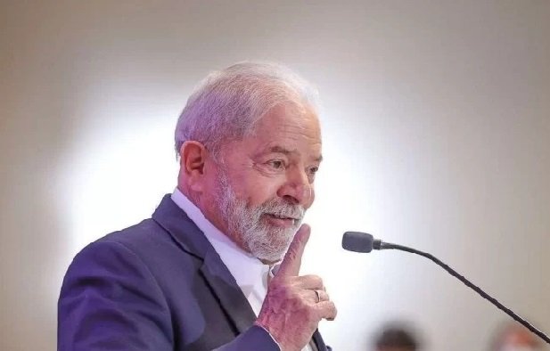Trabalhador que trabalha em aplicativo não tem direito a nada, diz Lula