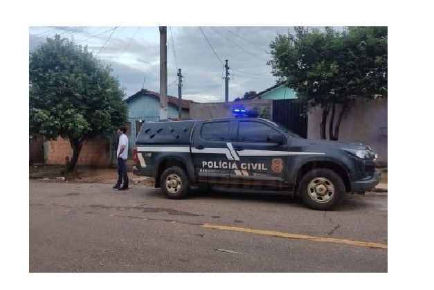 Família procura rapaz que sumiu e o encontra morto em casa