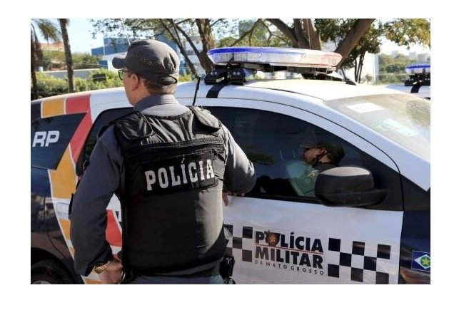 Homem de 44 anos é preso acusado de filmar vizinha seminua