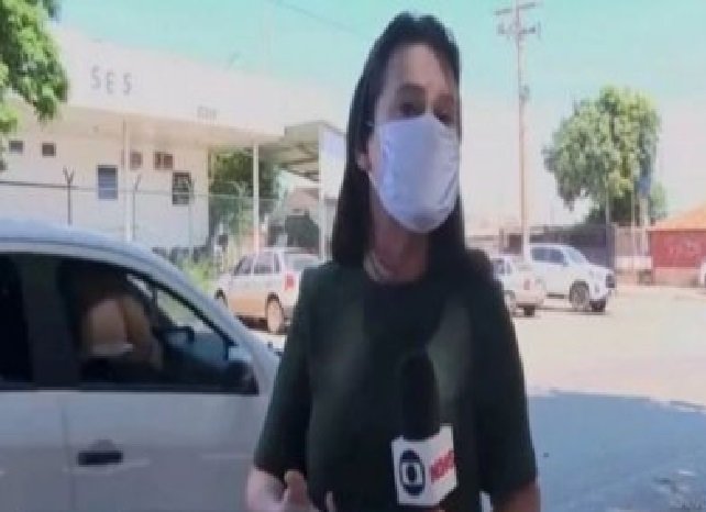 Repórter da TV Globo é vítima de ato obsceno ao vivo