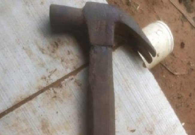 Agressor ataca esposa com golpes de martelo na cabeça em MT
