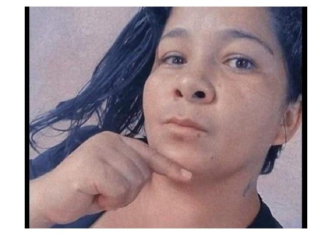 Mulher é morta facadas e garrafadas em quitinete no interior de MT