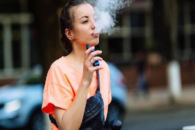 Entidades médicas esperam decisão da Anvisa sobre cigarro eletrônico