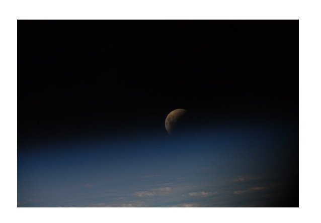 Astronauta fotografa eclipse lunar da Estação Espacial Internacional