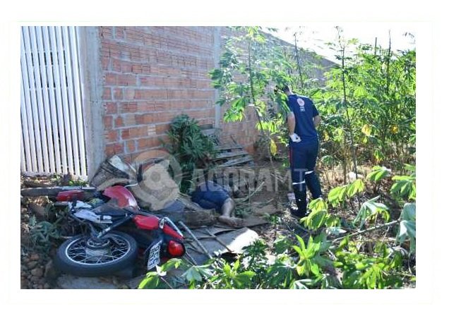 Homem é assassinado a tiros enquanto pilotava motocicleta