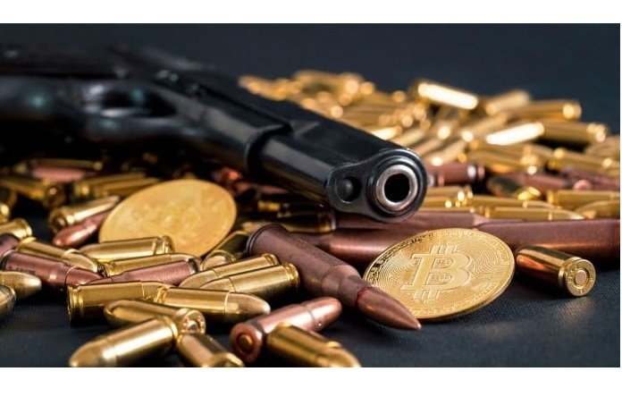 Esperando crise mundial, Robert Kiyosaki recomenda compra de armas, comida e Bitcoin