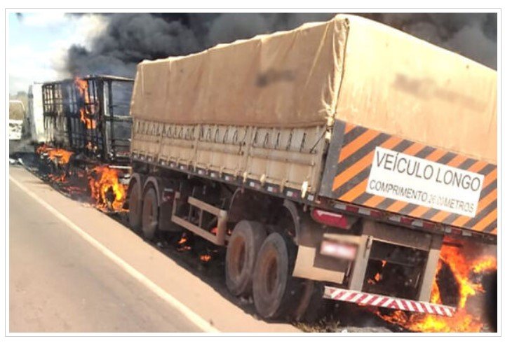 Carreta carregada com milho é destruída por incêndio na BR-163