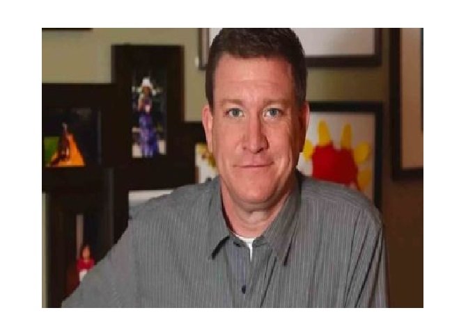 Ex-astro da Disney é condenado a dois anos por pedofilia