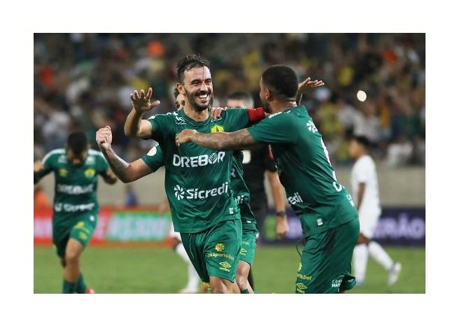 Cuiabá domina partida e vence o Corinthians na Arena Pantanal