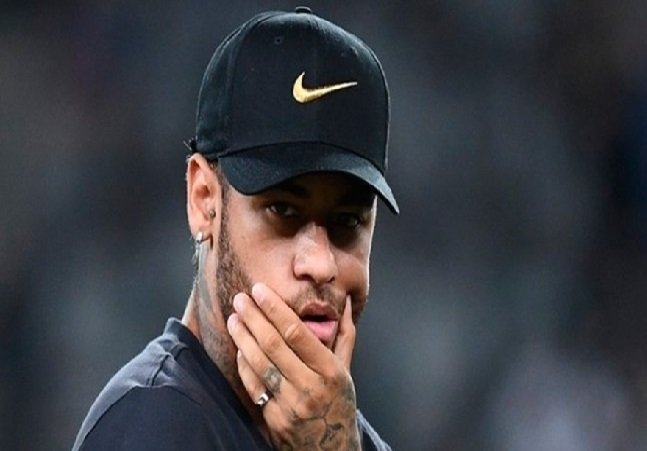 Avião de Neymar faz pouso de emergência a caminho do Brasil