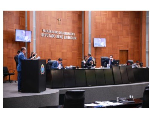 AL aprova porte de arma para CACs em MT; deputados lembram Isabele