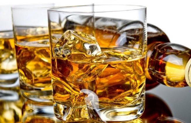 Consumo de álcool antes de dormir pode prejudicar o sono