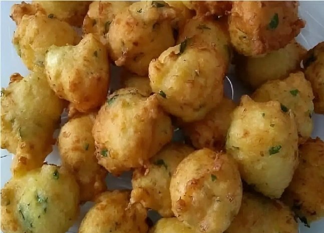 Bolinho de milho caipira de Minas perfeito para acompanhar seu almoço ou para seu lanche