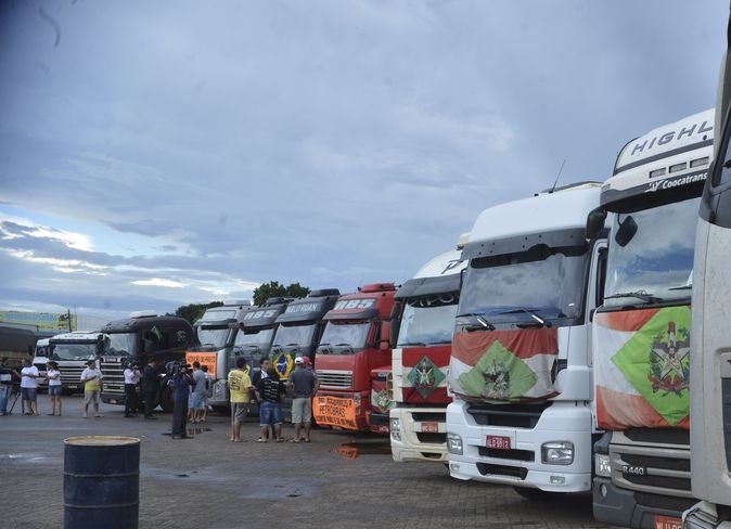 Auxílio financeiro para caminhoneiros será pago em seis parcelas; veja datas