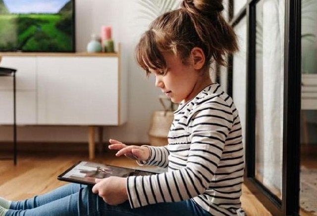 Nove em cada dez crianças e adolescentes são usuárias de internet, de acordo com levantamento
