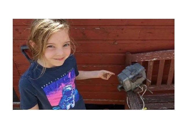 Menina de 8 anos fala com astronauta usando rádio amador do pai
