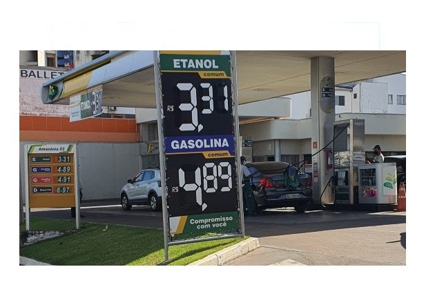 Preços de etanol e gasolina despencam e voltam ao patamar do início do ano passado