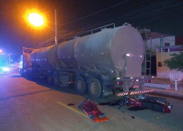 Motociclista bate na traseira de caminhão parado e morre em Sinop