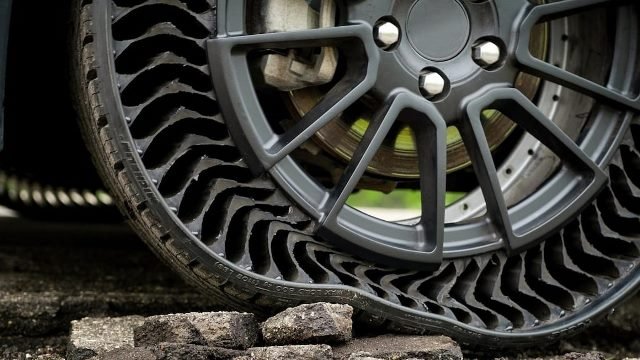 Pneu sem ar e à prova de furo da Michelin ganha data de lançamento