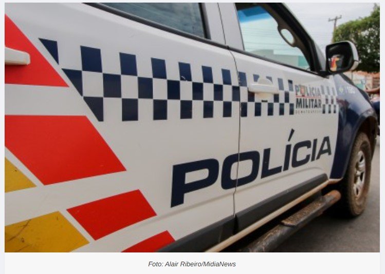 Homem encontra jovem morto e outro ferido a bala em lavoura