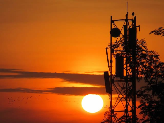 Argentina congela preços de TV paga, internet e telefonia celular até 2021