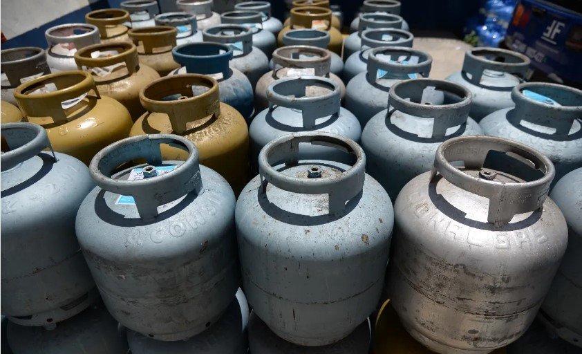 Petrobras REDUZ preço do gás de cozinha; veja novo valor