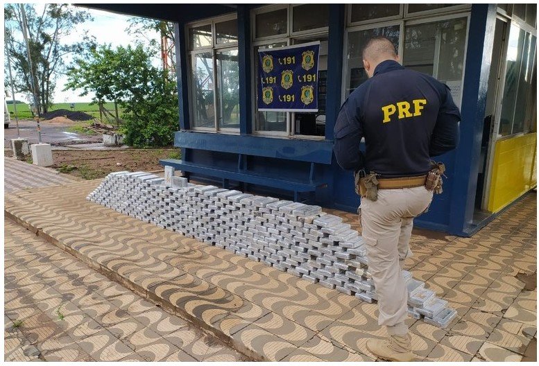 Homem é preso transportando mais de 360 kg de cocaína em compartimento secreto de caminhão em Alto Garças
