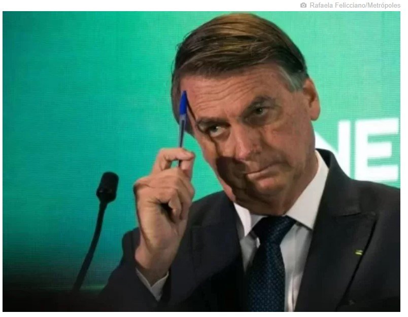 Nas redes sociais, Bolsonaro ainda se diz presidente do Brasil
