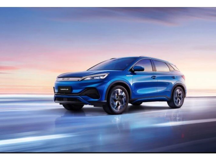 BYD está tão à frente da Tesla que chega a ser “ridículo,” diz Charlie Munger