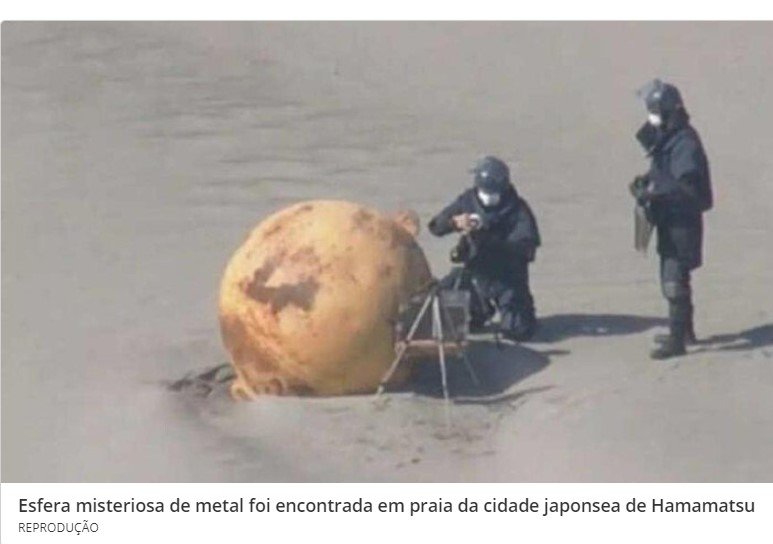 Esfera misteriosa de metal é encontrada em praia no Japão