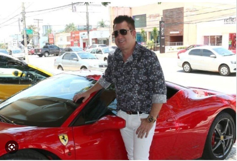 Esbanjando milhões, Marrone acumula fortuna e ostenta mansão milionária com Ferrari na garagem